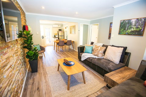 Fioras On Delany - Dalby Accommodation 0