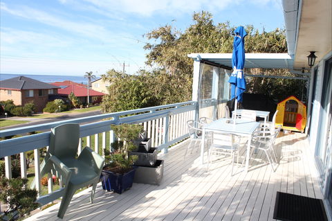Golf At Glasshouse Rocks - Dalby Accommodation 2