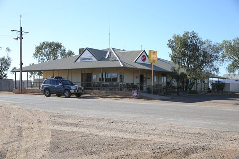 Lyndhurst Hotel, Roadhouse, Motel & Caravan Park - Dalby Accommodation 0