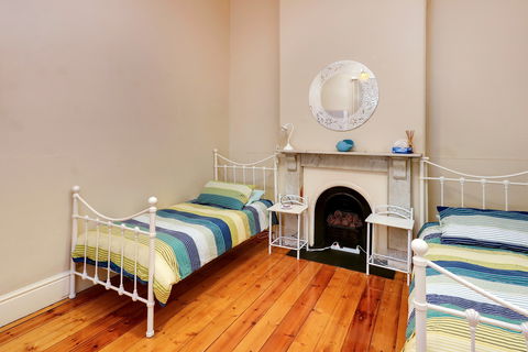 Maeville Cottage - Dalby Accommodation 1