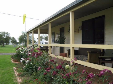 Narromine Aerodrome Tourist Park And Motel - Dalby Accommodation 0