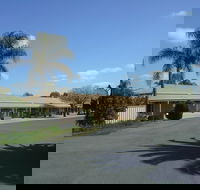 Paradise Lakes Motel - Dalby Accommodation