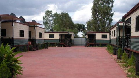 Pine Creek Railway Resort - Dalby Accommodation 2