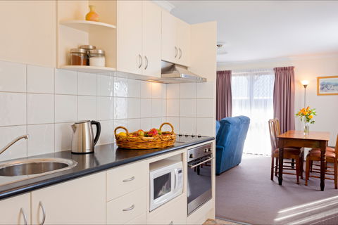 Pol And Pen Holiday Cottages - Dalby Accommodation 2