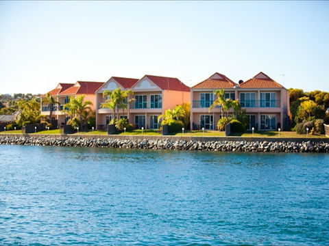Port Lincoln Waterfront Apartments - Dalby Accommodation 2