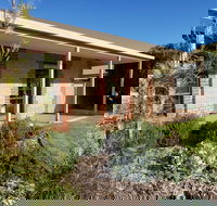 Relax on Ryan  Robe - Dalby Accommodation