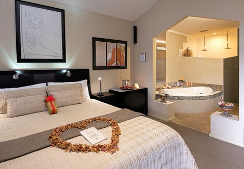 Riverview Rise Retreats - Dalby Accommodation 0