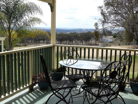 Rumbalara Cottage - Dalby Accommodation 0