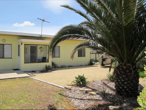 Seahorse Beach Shack - Dalby Accommodation 0