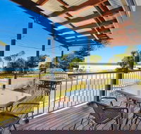 Seascape Holiday Apartments Lake Cathie - Dalby Accommodation