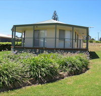 Sims Holiday Home - Dalby Accommodation