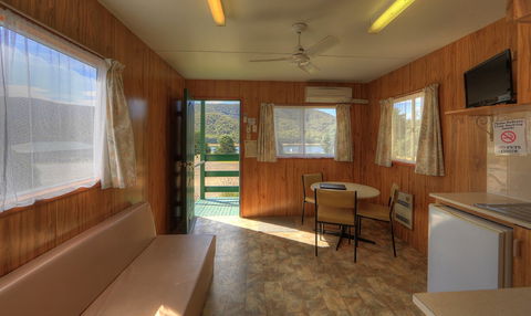Talbingo Tourist Caravan Park - Dalby Accommodation 1