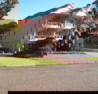 Ulladulla Harbour Motel  Another Sinclair's Property - Dalby Accommodation