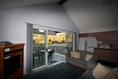 Views, Ammenity And Easy Bay Lifestyle - Dalby Accommodation 0