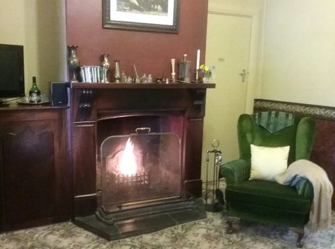 Walnut Cottage - Dalby Accommodation 1