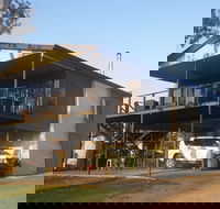 63 Marks Landing -River Shack Rentals - Dalby Accommodation