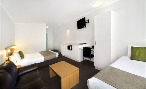 Admiralty Inn - Dalby Accommodation 1