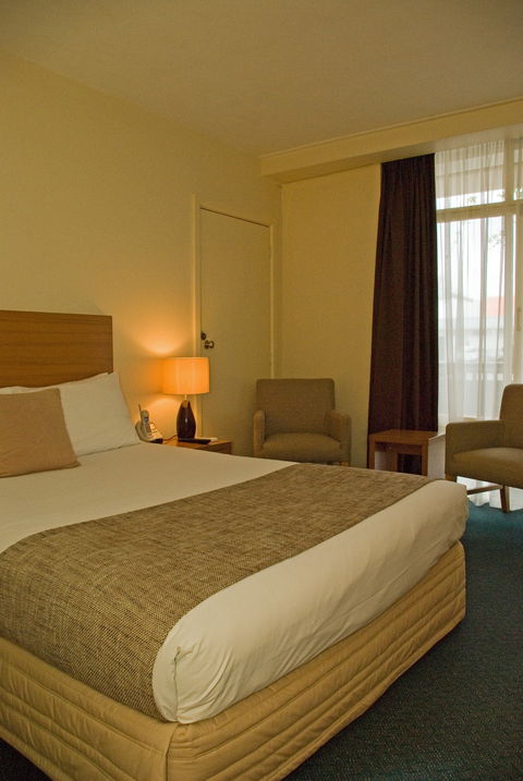 Admiralty Inn - Dalby Accommodation 2