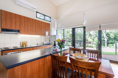 Aireys Inlet Getaway Resort - Dalby Accommodation 0