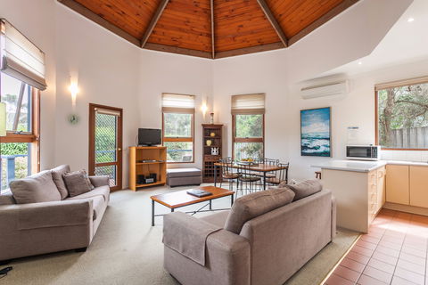 Aireys Inlet Getaway Resort - Dalby Accommodation 2