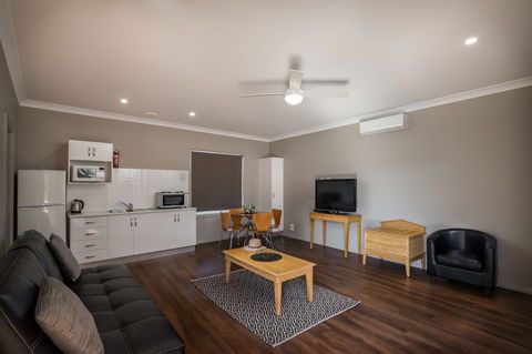 Akuna Motor Inn - Dalby Accommodation 0