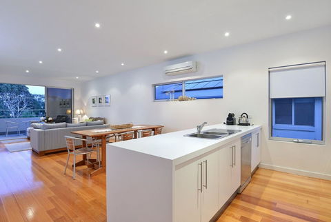Alexander By The Sea - Dalby Accommodation 2