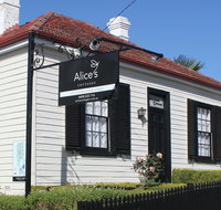 Alice's Cottages - Dalby Accommodation