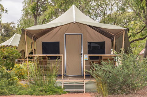 Amblin Holiday Park - Dalby Accommodation 0