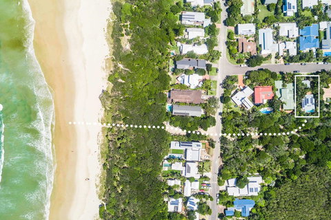 Beach Chalet - Dalby Accommodation 2