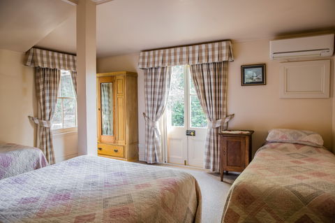 Capers Cottage - Dalby Accommodation 0