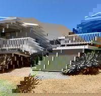 Catching Waves - Dalby Accommodation