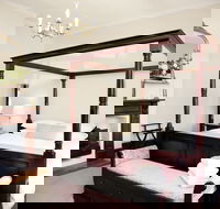 Cawarra on the Park - Dalby Accommodation