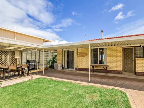 Century 21 SouthCoast: Sun And Sea - Dalby Accommodation 0