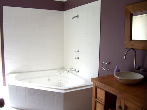 Century 21 SouthCoast: All Decked Out - Dalby Accommodation 1