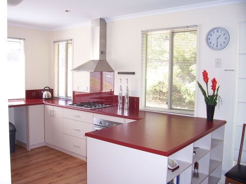 Century 21 SouthCoast: All Decked Out - Dalby Accommodation 2