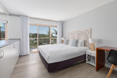 Charlesworth Bay Beach Resort - Dalby Accommodation 0