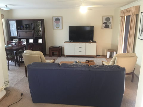 Citrus House Warrnambool - Dalby Accommodation 2