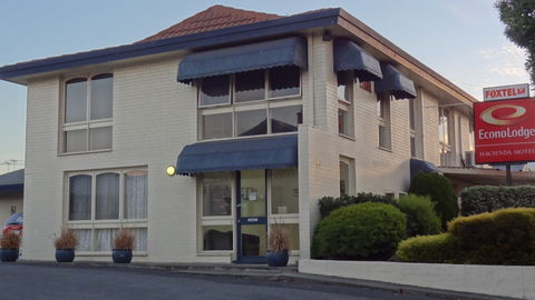 Econo Lodge Hacienda Motel - Dalby Accommodation 0