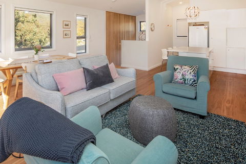 Grasmere Chalet - Dalby Accommodation 1