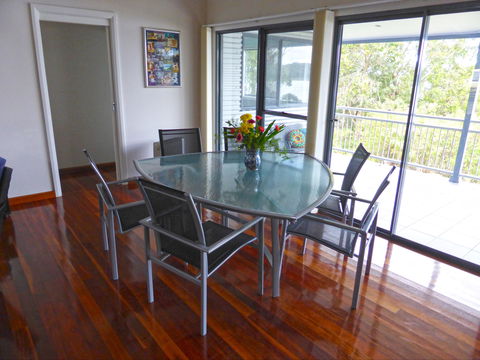 Gwenda's Escape At Culburra Beach - Dalby Accommodation 2