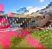 Hayes Beach House - Dalby Accommodation