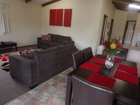 High Country Holiday Park - Dalby Accommodation 1