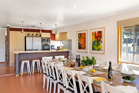Hillbrook Estate - Dalby Accommodation 1