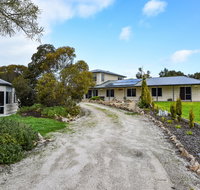 McKinnon's Holiday Home - Dalby Accommodation