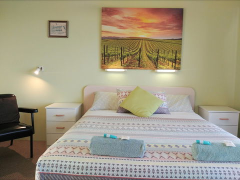 Mollymook Ocean View Motel - Dalby Accommodation 0