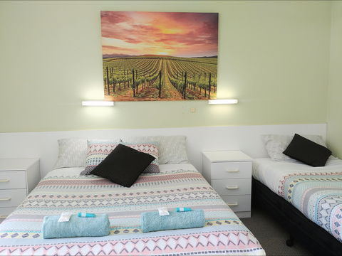 Mollymook Ocean View Motel - Dalby Accommodation 2