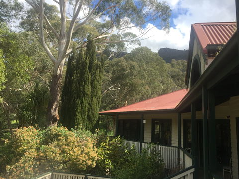 Mountain Grand Halls Gap - Dalby Accommodation 1