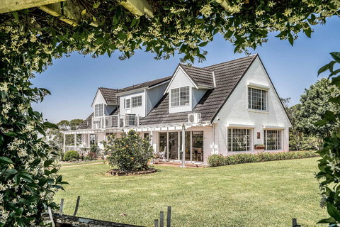 Pacific Ridge - Dalby Accommodation 2