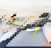 Phillip Island Towers - Dalby Accommodation