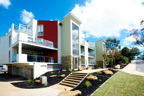 Phillip Island Towers - Dalby Accommodation 1